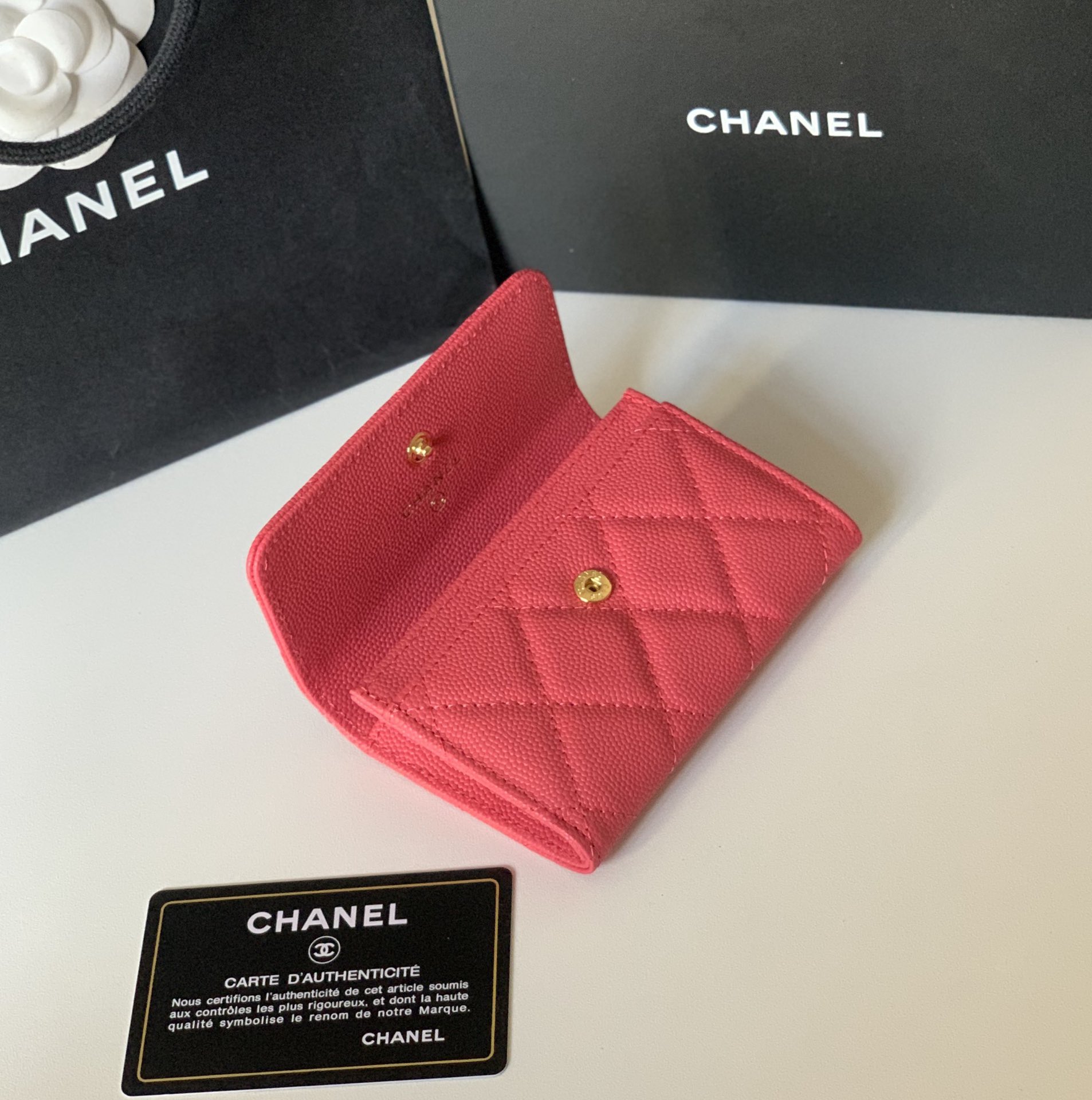 芸能人愛用Chanel シャネル 実物の写真 N品スーパーコピー財布代引き対応国内発送後払い安全必ず届く優良サイト